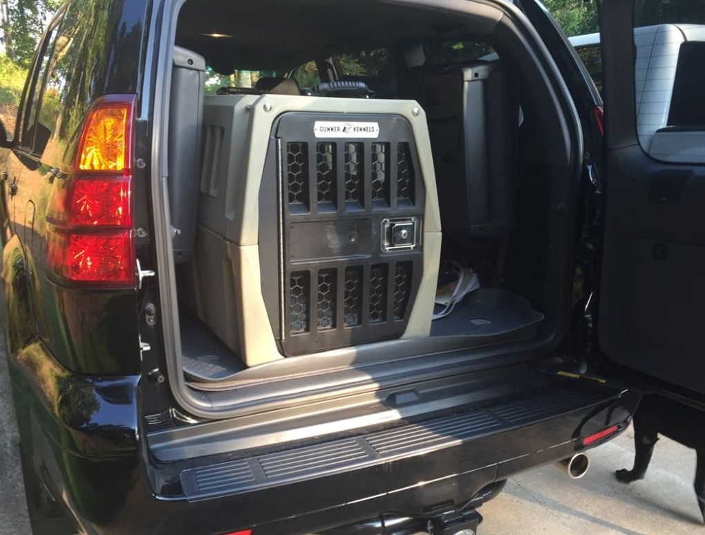 dog-crate-in-SUV-304